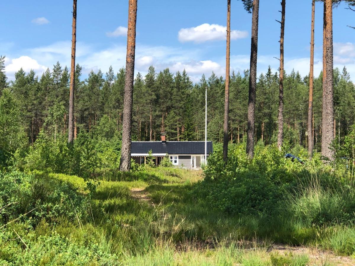 Modern Lakeside Cottage & Boat Near Isaberg Kavsjo Екстериор снимка